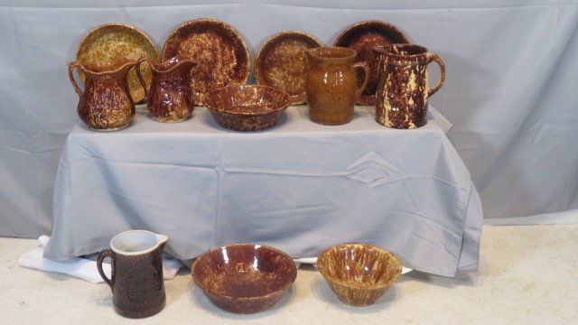 Group of 12 pcs of brown pottery (1 of 5)
