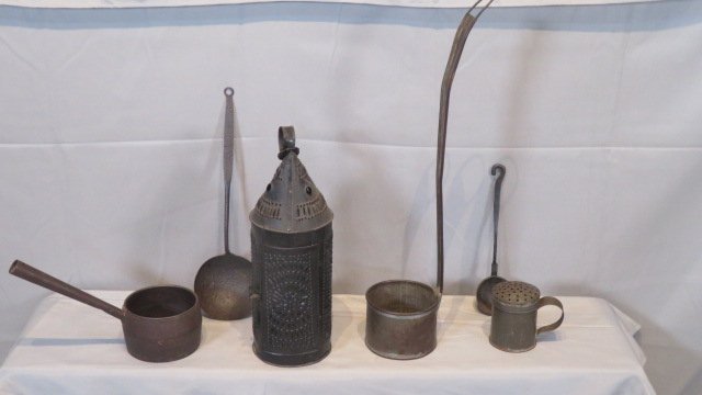 Group of 6 metal items (1 of 3)