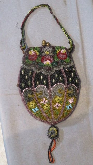 Lady's beaded purse (1 of 7)