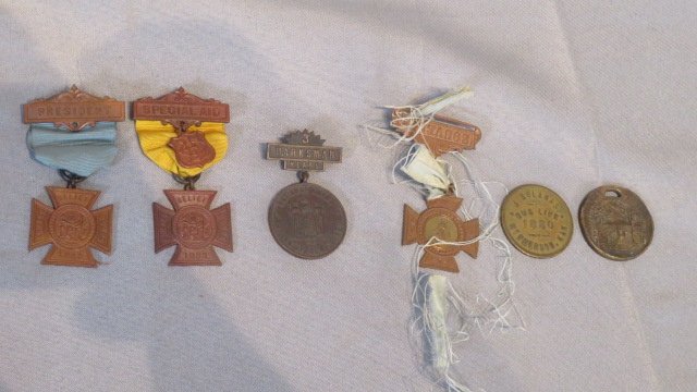 Group of 6 badges and tokens (1 of 5)