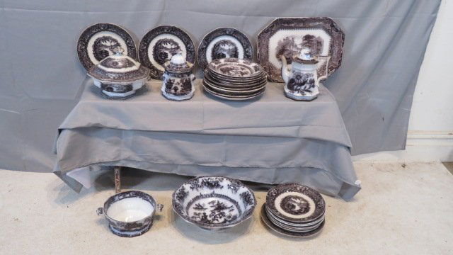 24 pcs of mulberry Staffordshire china in various patterns (1 of 7)