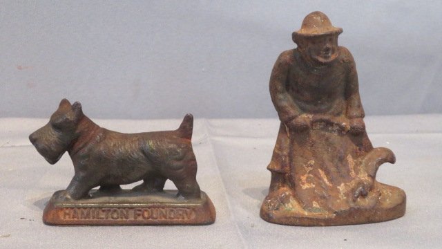 2 cast iron figures (1 of 7)