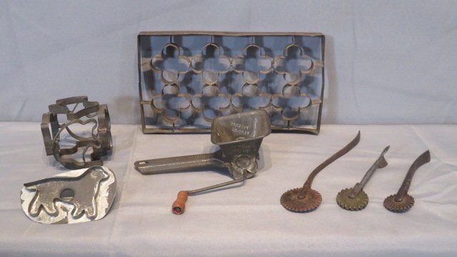 Group of 7 kitchen items (1 of 5)