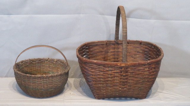 2 splint baskets in old natural surface (1 of 10)