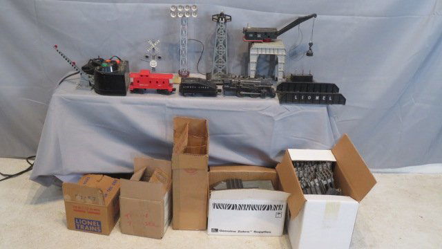 Group of Lionel Train items (1 of 8)