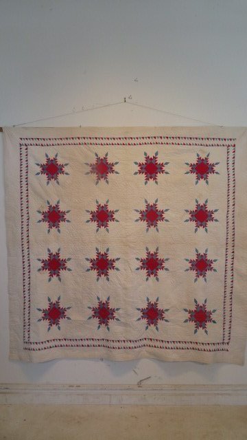 Hand stitched Feathered Star quilt (1 of 11)