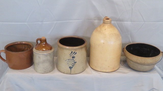 Group of 5 pcs of stoneware includes rare 1 1/2-gal bee stinger (1 of 6)