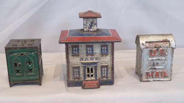 3 old cast iron still banks (1 of 7)