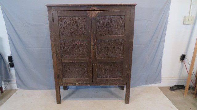 Poplar 19th century 12-tin pie safe with pinwheel outward punched tins (1 of 8)