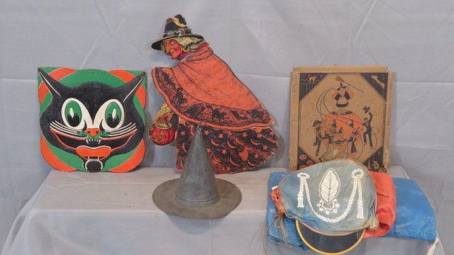 Group of vintage Halloween items (1 of 9)