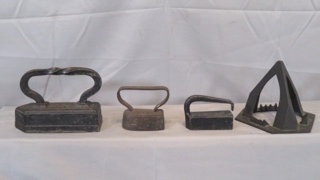 4 pcs of iron items (1 of 5)