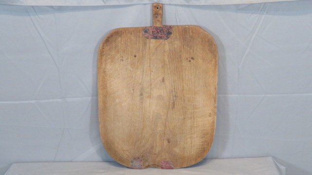 Pine 1-board bread board with copper reinforcement (1 of 4)