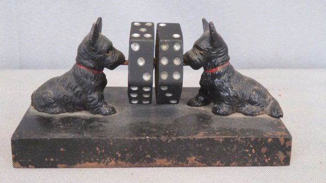 Cast iron gambling device (1 of 3)