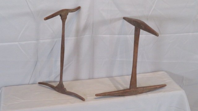 2 early knitty knottys: 2 early knitty knottys in original surface, all wooden pinned, the larger one is mortise and tenoned 17"T x 17"W