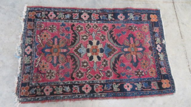 Mid 20th century Sarouk type throw rug (1 of 6)