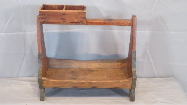 Pine farrier's tool carrier (1 of 4)