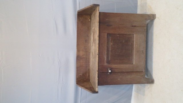 Mid-19th century walnut bucket bench/dry sink (1 of 6)