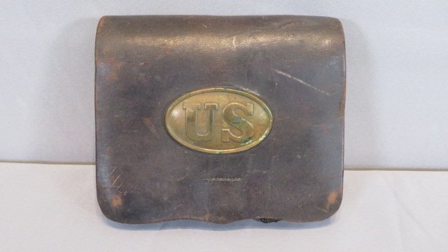 Leather Civil War Union ammo box with brass US emblem (1 of 8)