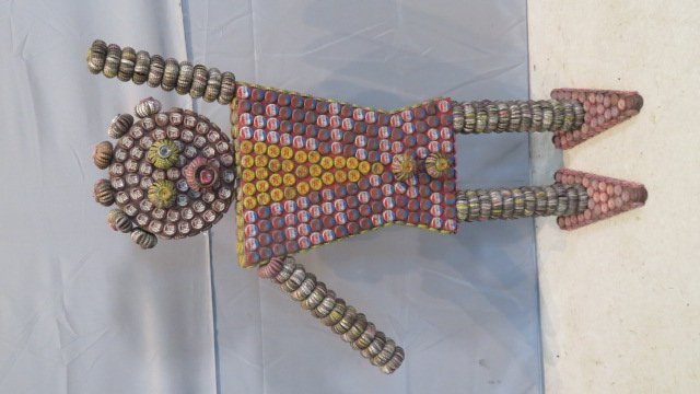 Woolsey folk art bottle cap alien (1 of 8)