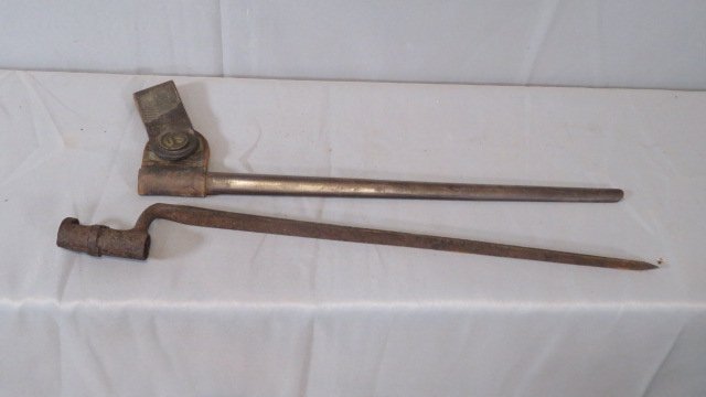 Civil War U.S. musket bayonet with scabbard (1 of 6)