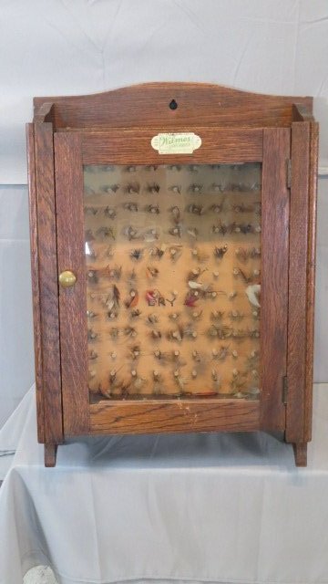 Collection of wet & dry fly-fishing flies (99) in an oak case (1 of 5)