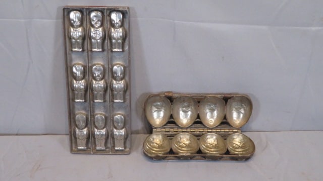 2 metal chocolate molds (1 of 7)
