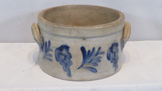 Early blue decorated PA cake crock without lid (1 of 9)