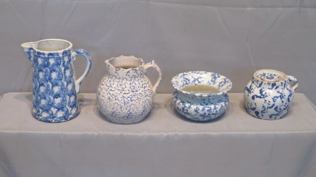 4 piece of blue spongeware pottery (1 of 6)