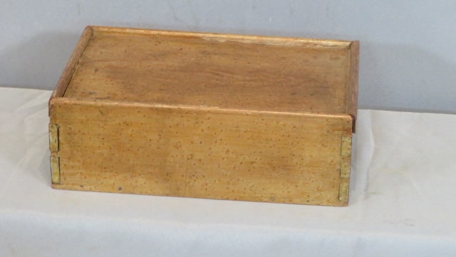 Dovetailed painted spice box (1 of 5)