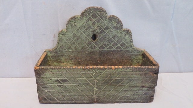 Late 19th century pine hanging wall box in old green paint (1 of 8)
