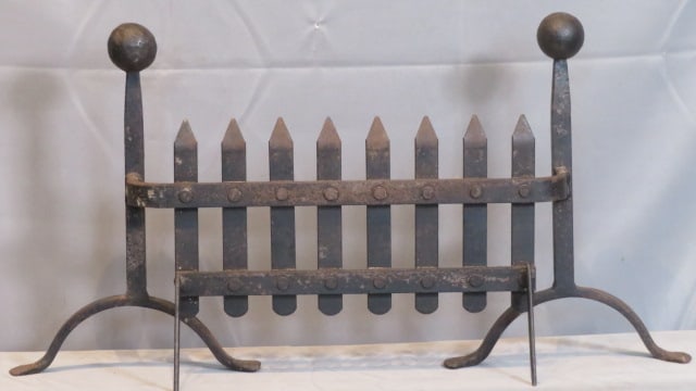 Hand wrought iron fireplace fence (1 of 6)