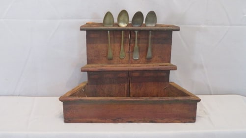 Early 19th century pine hanging spoon rack w/4 pewter spoons