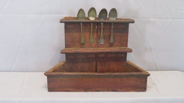 Early 19th century pine hanging spoon rack w/4 pewter spoons (1 of 6)