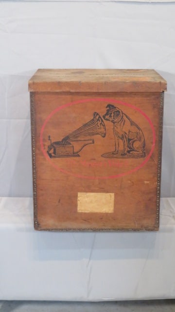 French wood shipping crate for an RCA radio with Nipper logo (1 of 8)