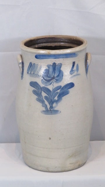 Unmarked 4-gal blue decorated stoneware churn with tulip decoration (1 of 8)