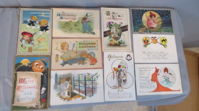 10 vintage Halloween postcards (1 of 7)