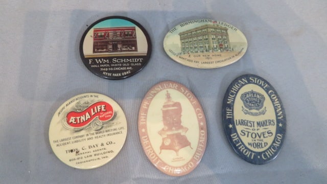 Group of 5 advertising pocket mirrors (1 of 5)