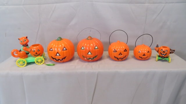 6 1950's plastic Halloween Jack-o-lantern items (1 of 5)