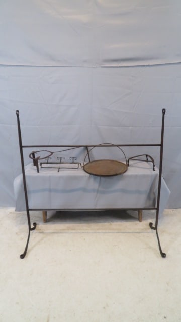 4 iron fireplace items (1 of 7)