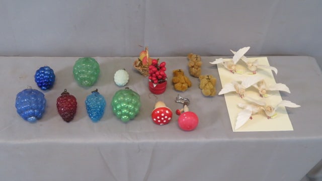 Group of 15 vintage Christmas items, grape ornaments, birds, bears, etc. (1 of 6)