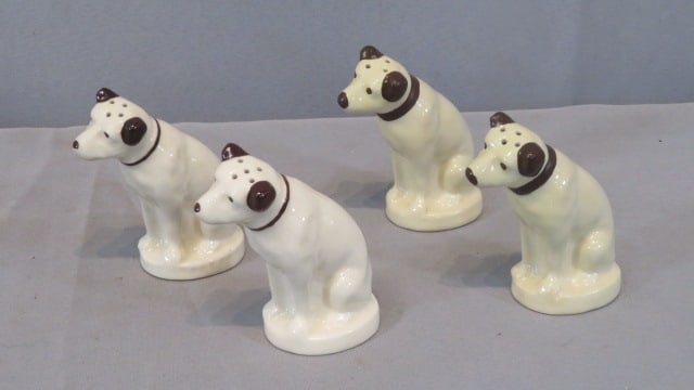 4 old porcelain Victor Nipper shakers (1 of 5)