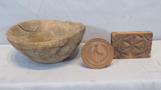 3 pcs of woodenware, burl bowl and butter prints (1 of 9)