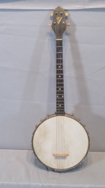 1920's Gibson Banjolele 4-string (1 of 9)