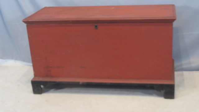 19th century poplar dovetailed blanket chest (1 of 7)