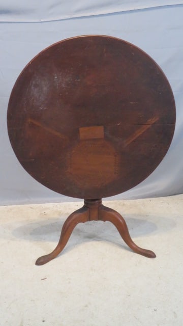 19th century walnut Queen Anne tilt-top tea table (1 of 7)