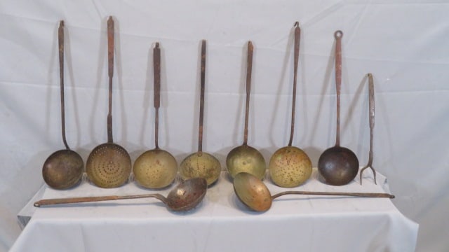 Group of 10 iron and brass kitchen fireplace utensils (1 of 5)