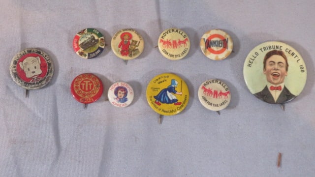 10 vintage advertising pin-back buttons (1 of 4)