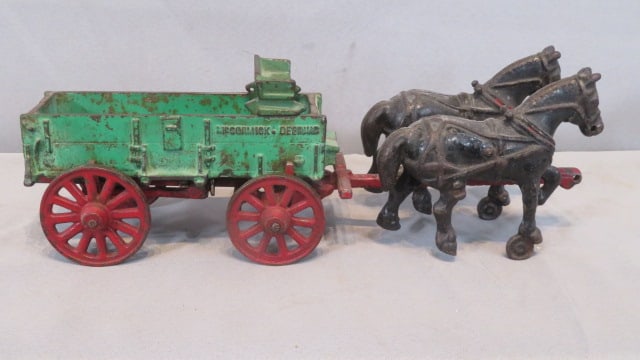 Arcade McCormick-Deering horse drawn farm wagon (1 of 5)
