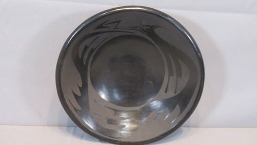 Santa Clara Pueblo pottery bowl, artist signed