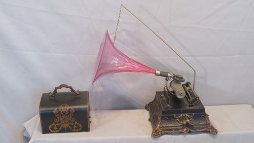 Early 20th century J. Girard & Co., Paris, cylinder phonograph w/glass horn